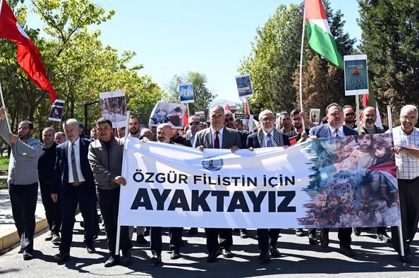 Afyon Kocatepe Üniversitesi'nden Filistin'e Destek Yürüyüşü