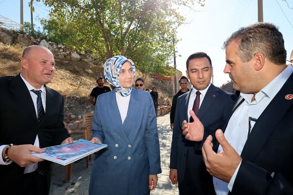 Vali Yiğitbaşı, Kelainai Apameia Antik Kentinde İncelemelerde Bulundu