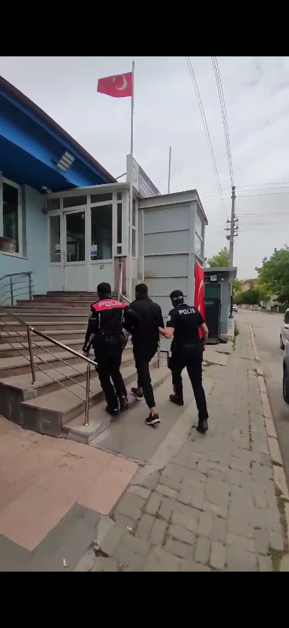 Eşini tehdit ve darp eden şahıs yakalandı