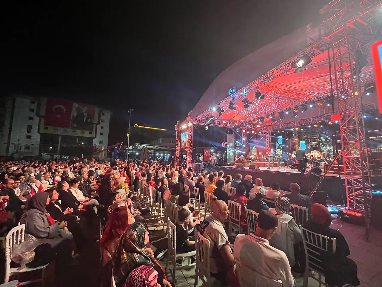 TRT Sanatçıları'ndan müthiş konser