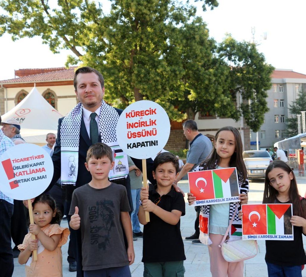 İSRAİL’E GİDEN GAZ VANALARINI VE ÜSLERİ KAPATALIM!