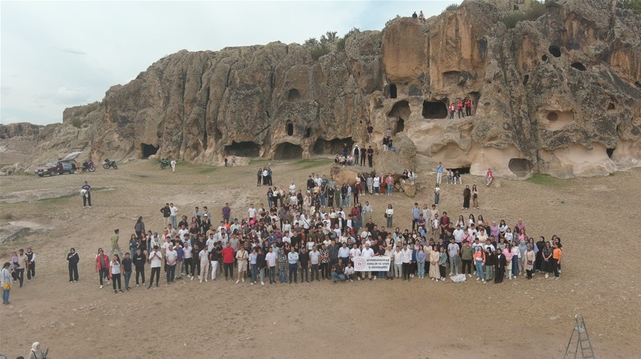 Yurtlarda kalan öğrenciler için Frigya bölgesine gezi düzenlendi