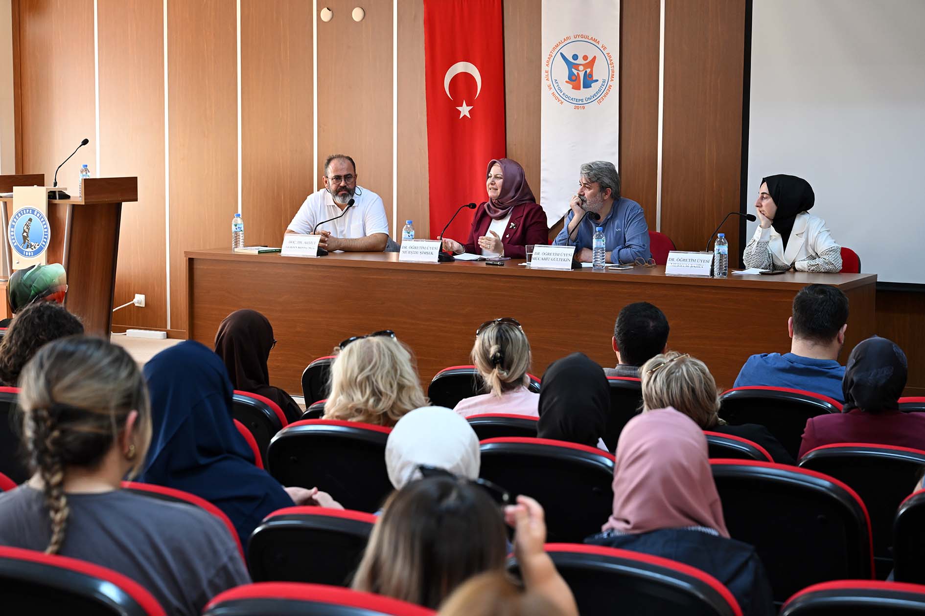 “Kadına Karşı Şiddetin Önlenmesi ve Ailenin Korunması” Söyleşisi Düzenlendi