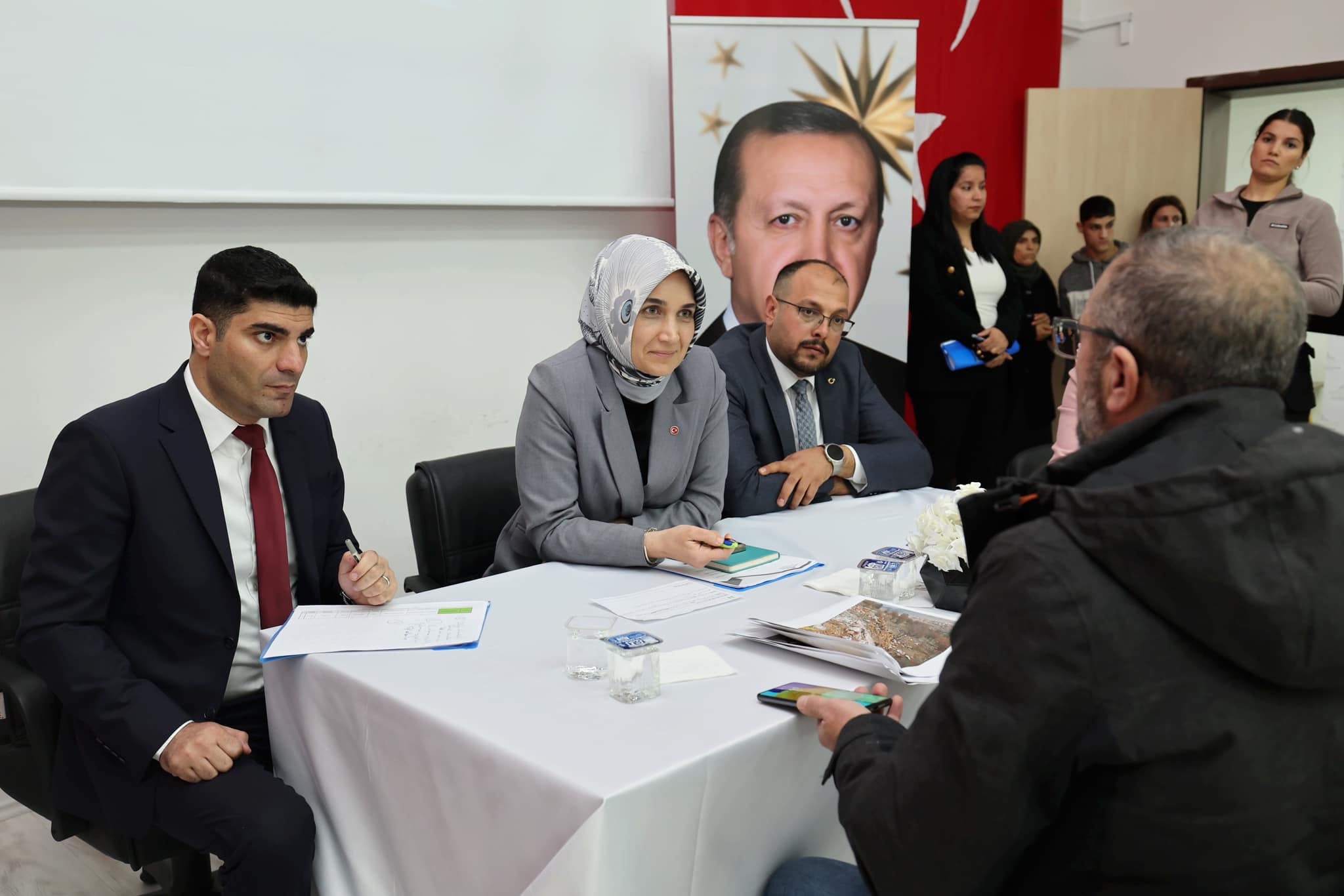 Yiğitbaşı Bayat'ta Halk Toplantısında vatandaşları dinledi