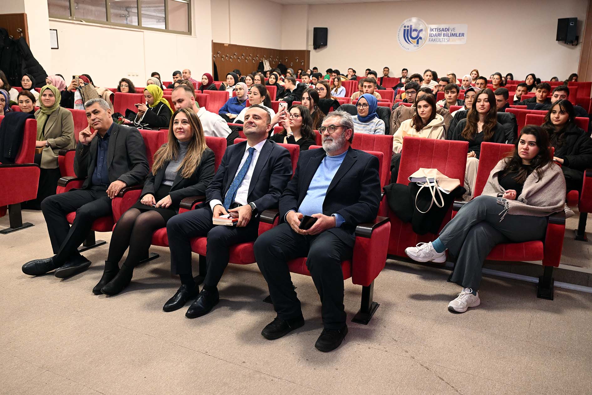 “Mesleki Gelişim ve Kariyer Yolu” Konferansı Düzenlendi