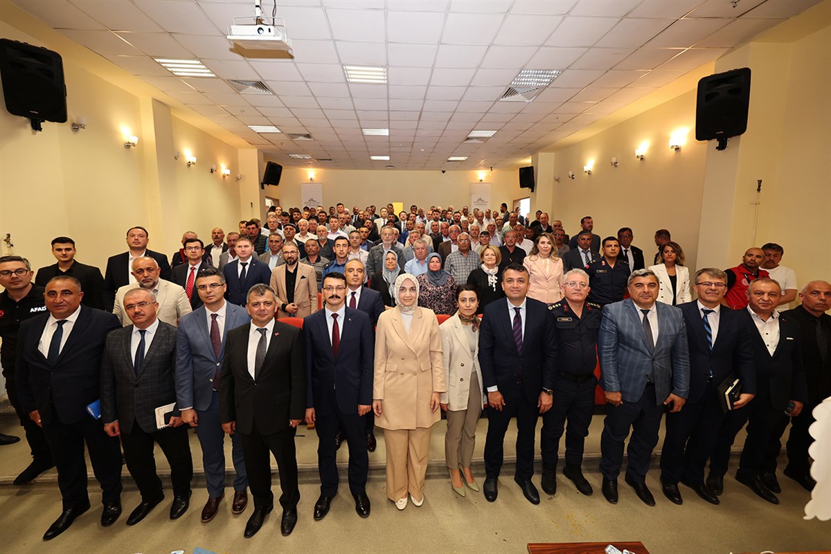  Vali Yiğitbaşı Emirdağ’da Muhtarları Dinledi
