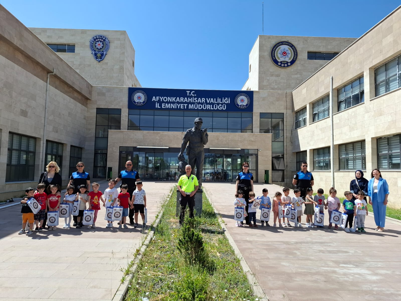 Emniyet Bilgilendirdi