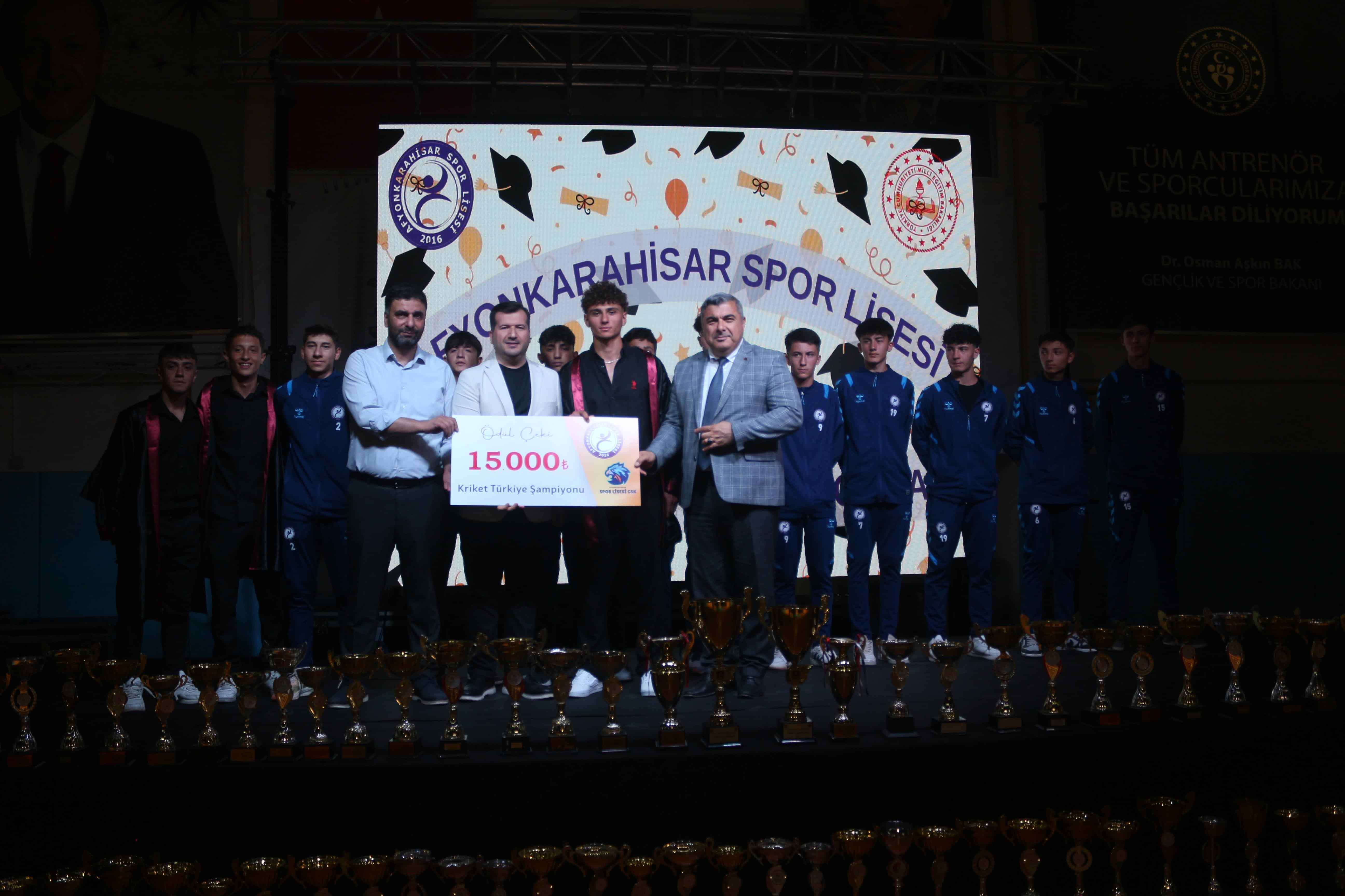 Spor Lisesinde Ödül Töreni Heyecanı 