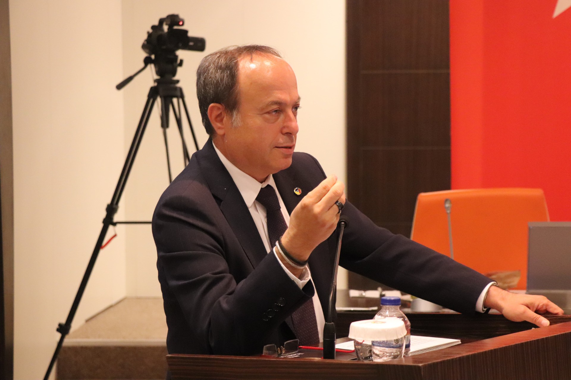 SERTESER, GÜNCEL GELİŞMELER HAKKINDA DEĞERLENDİRMELERDE BULUNDU