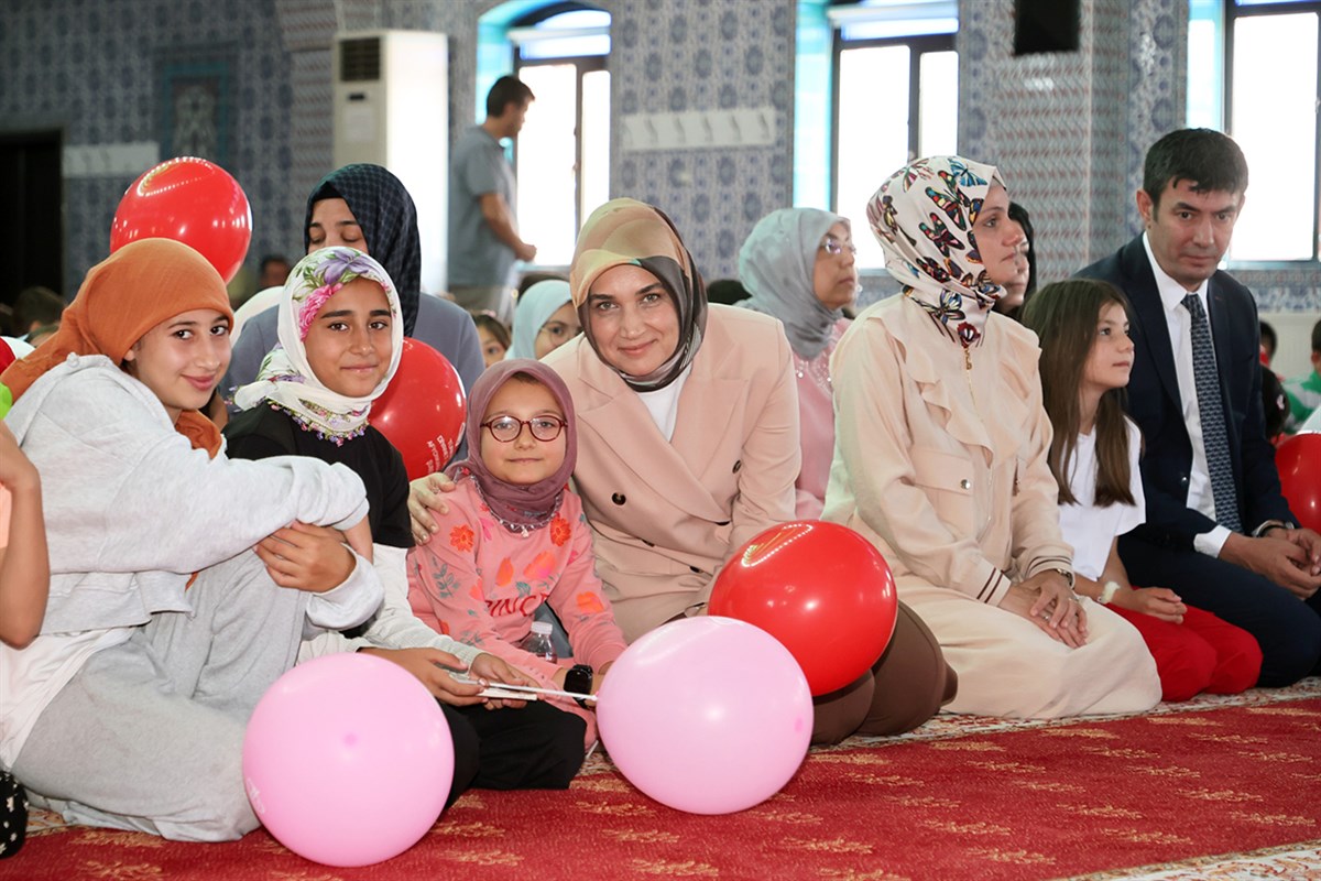 Vali Yiğitbaşı Yaz Kuran Kursları Açılış Programına Katıldı