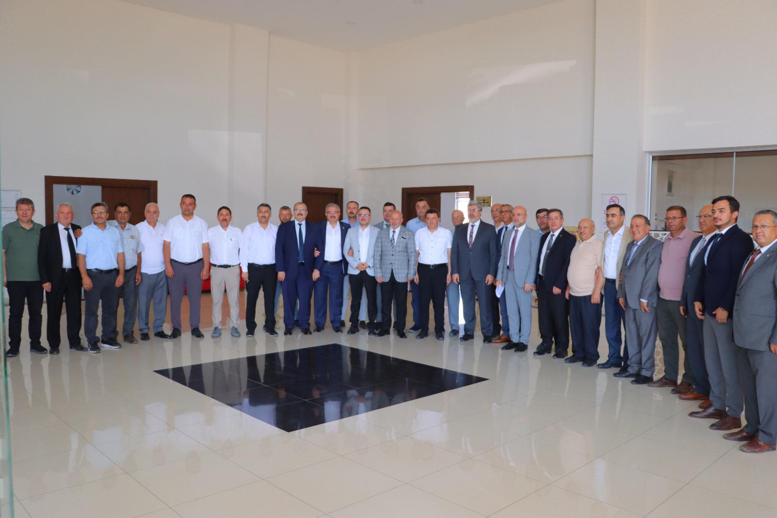 Milletvekilleri, Grup Toplantısında
