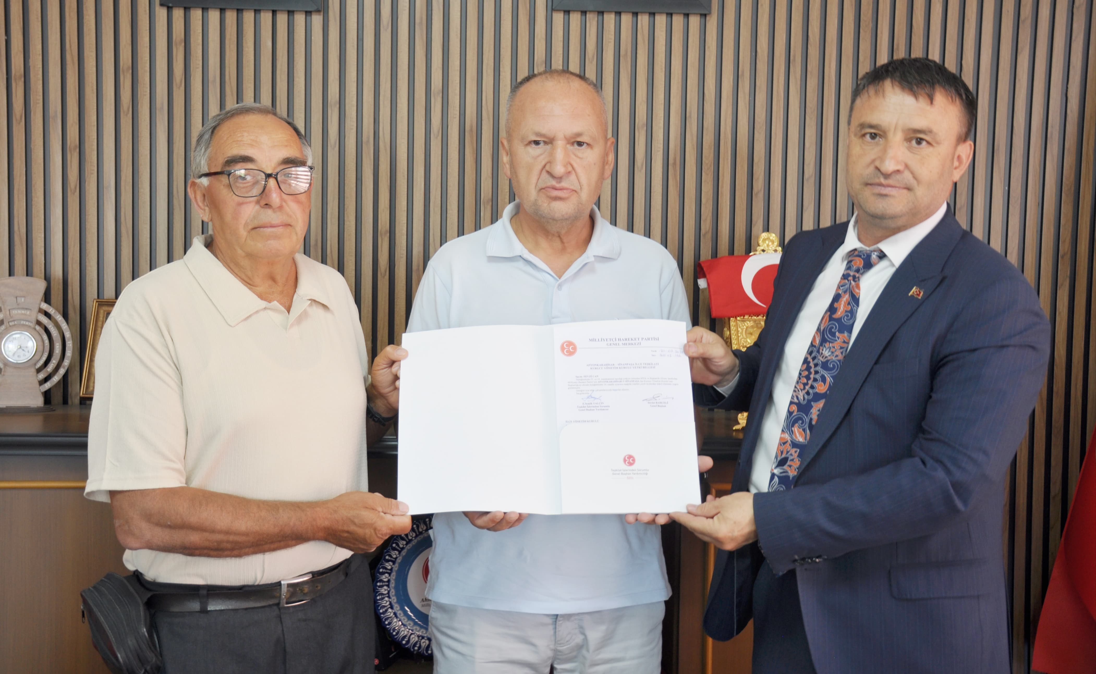 MHP'de 3 ilçe başkanlığında bayrak değişimi