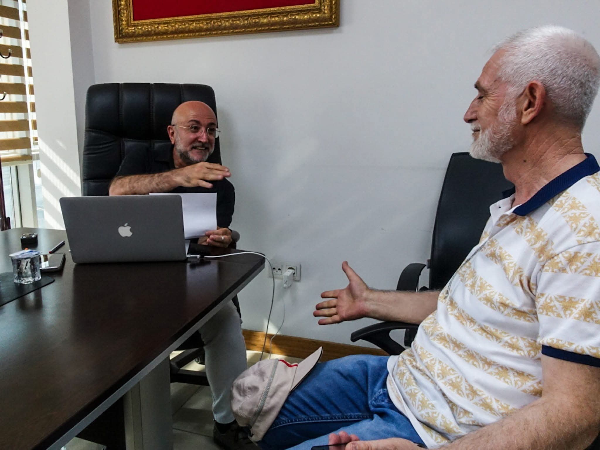 “MAKAMLARIN DEĞİL, MİLLETİN HİZMETKÂRIYIZ”