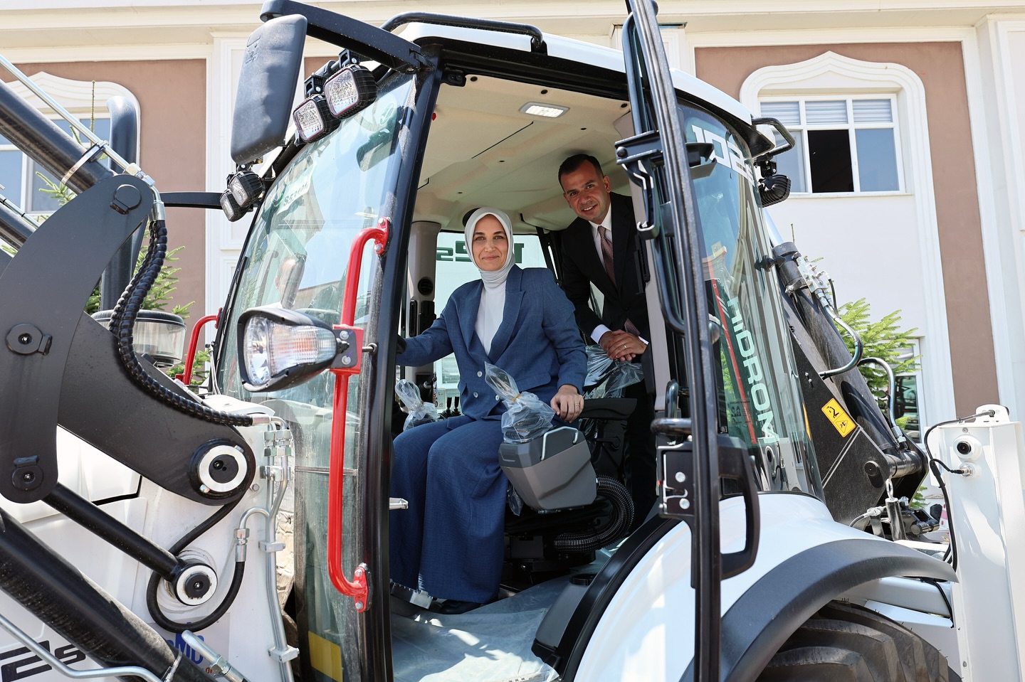 Vali Yiğitbaşı, Araç Dağıtım Programına Katıldı