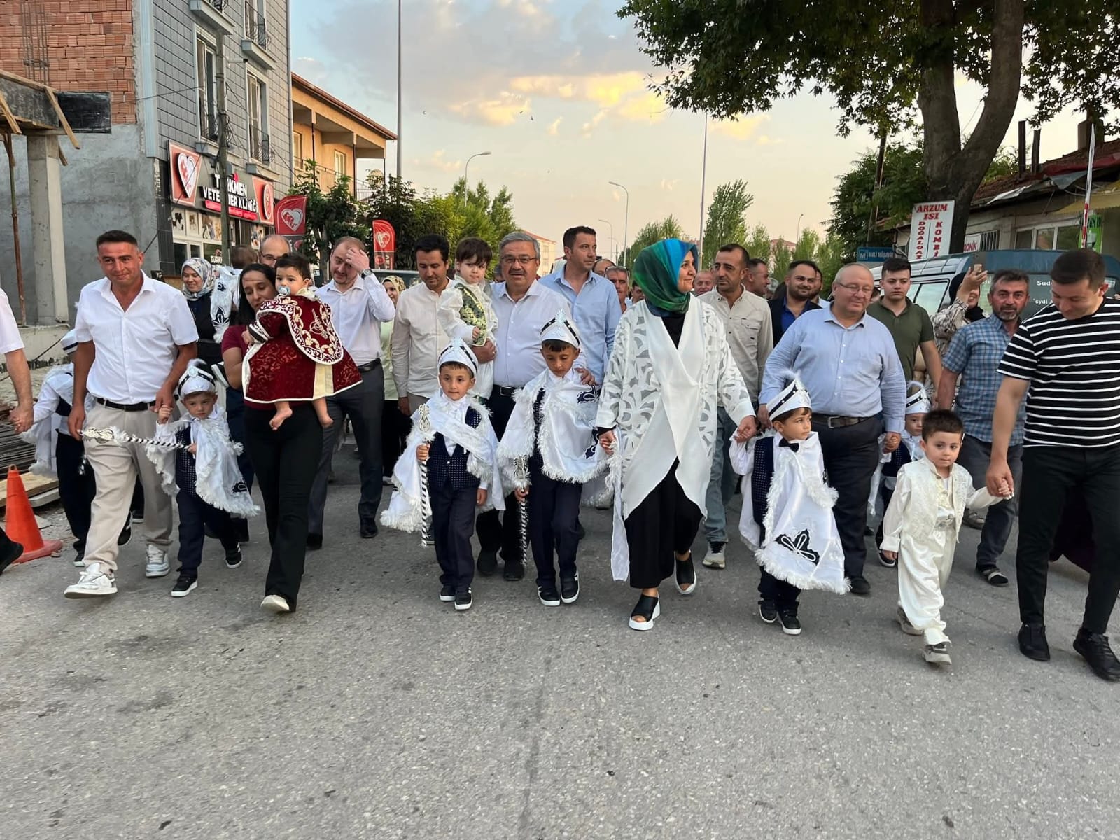 AK Parti Afyon’dan 24.Yıla 24 Çocuğa Sünnet Şöleni