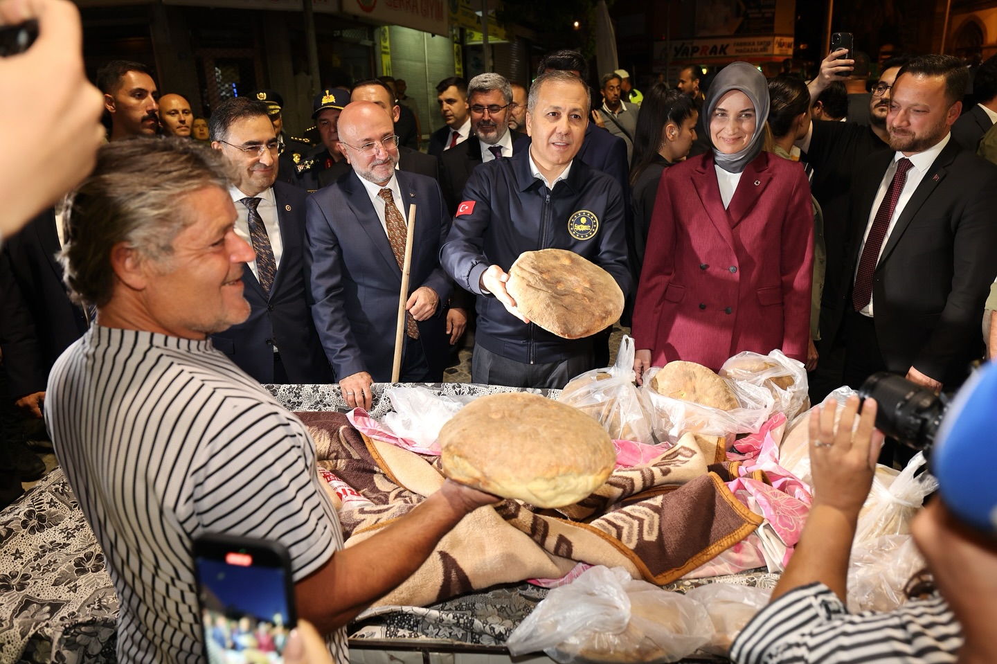 Yerlikaya'dan Esnaf Ziyareti