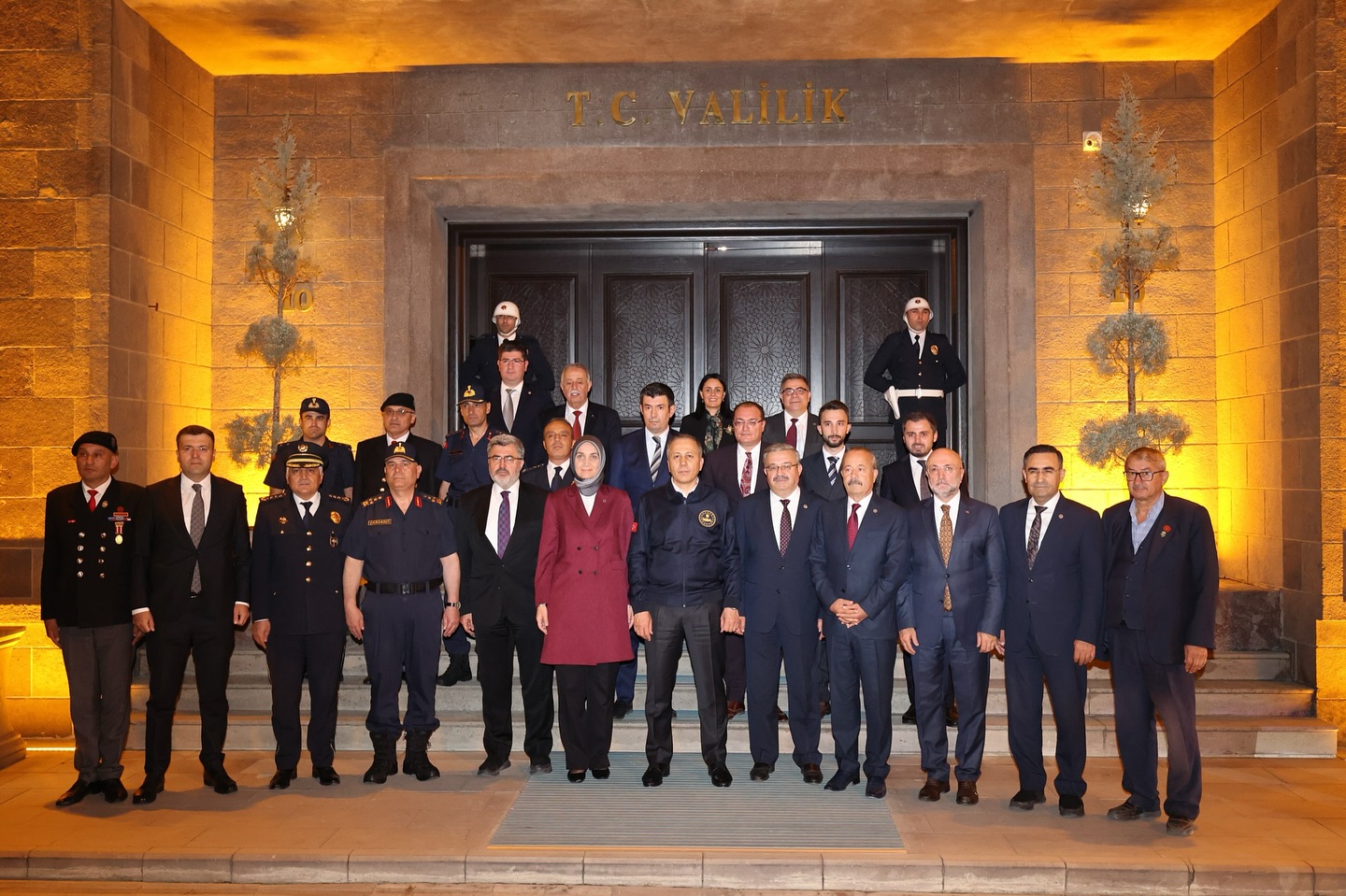 Bakan Yerlikaya Valiliği Ziyaret Etti