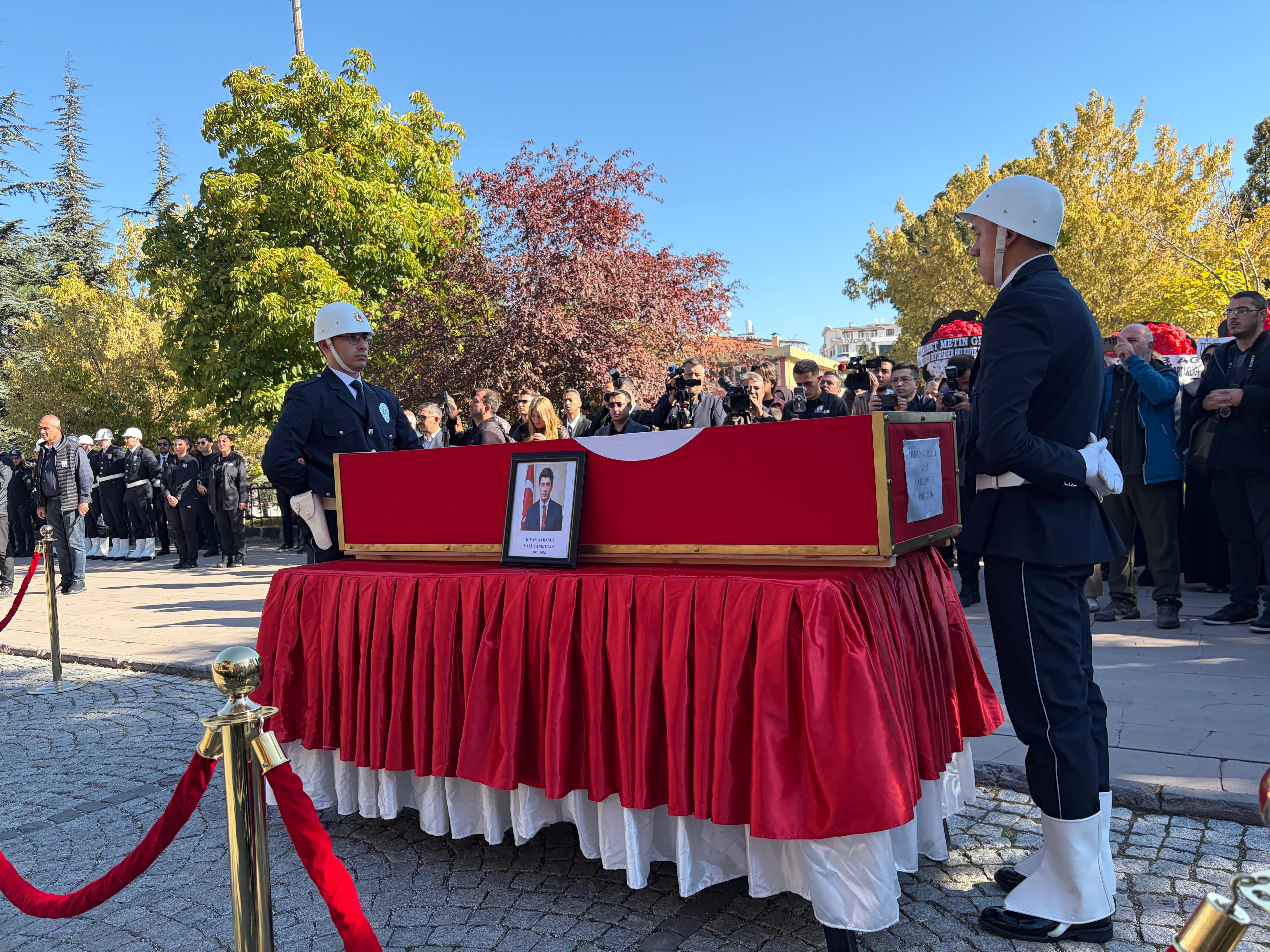 Vali Aktaş, Konuşmakta Zorlandı: Üzgünüm, Kırgınım, Kızgınım