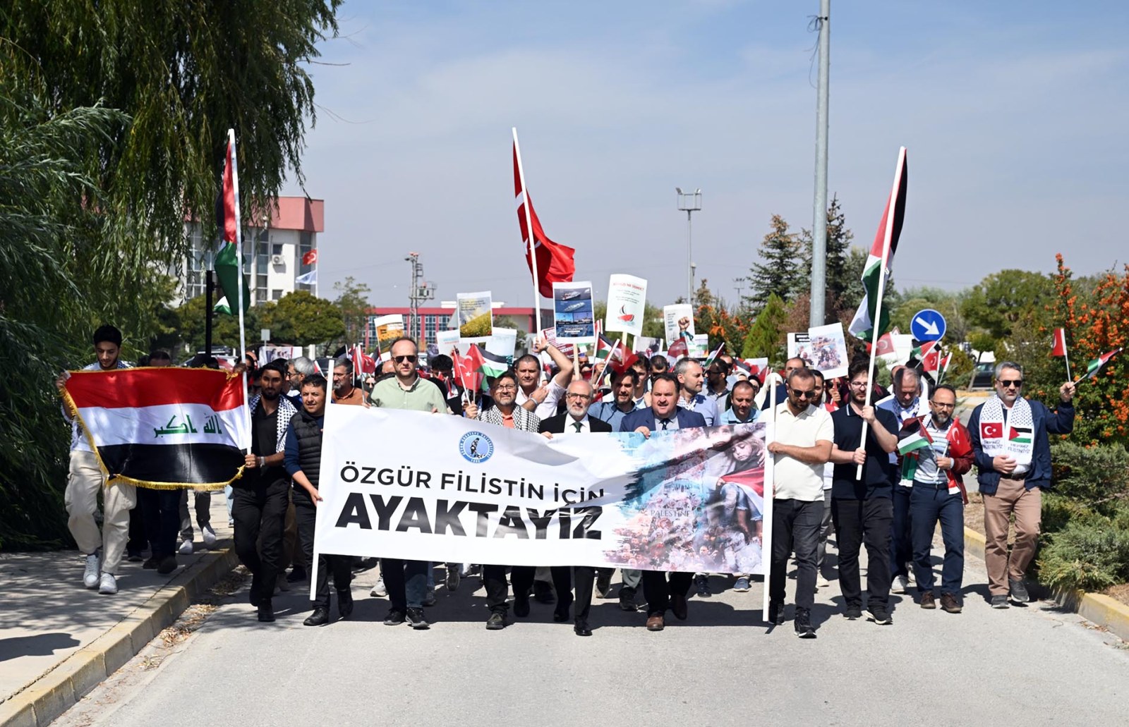 AKÜ'de Filistin’e Destek Yürüyüşü Beşinci Gününde