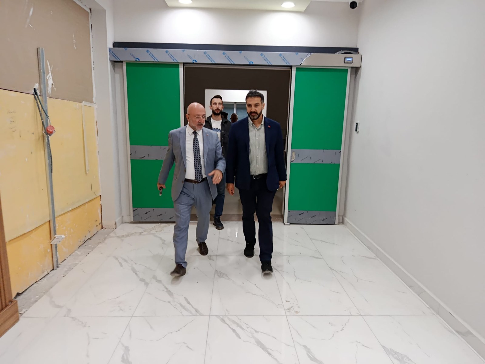 ŞAHİN, ERİŞKİN ACİL SERVİSİNDE YAPILAN ÇALIŞMALARI İNCELEDİ