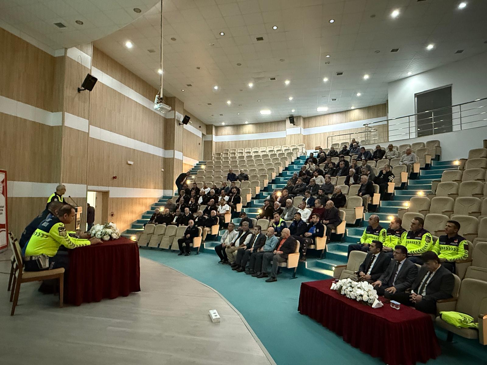 Okul Servis Araçları Şoförlerine Eğitim Verildi