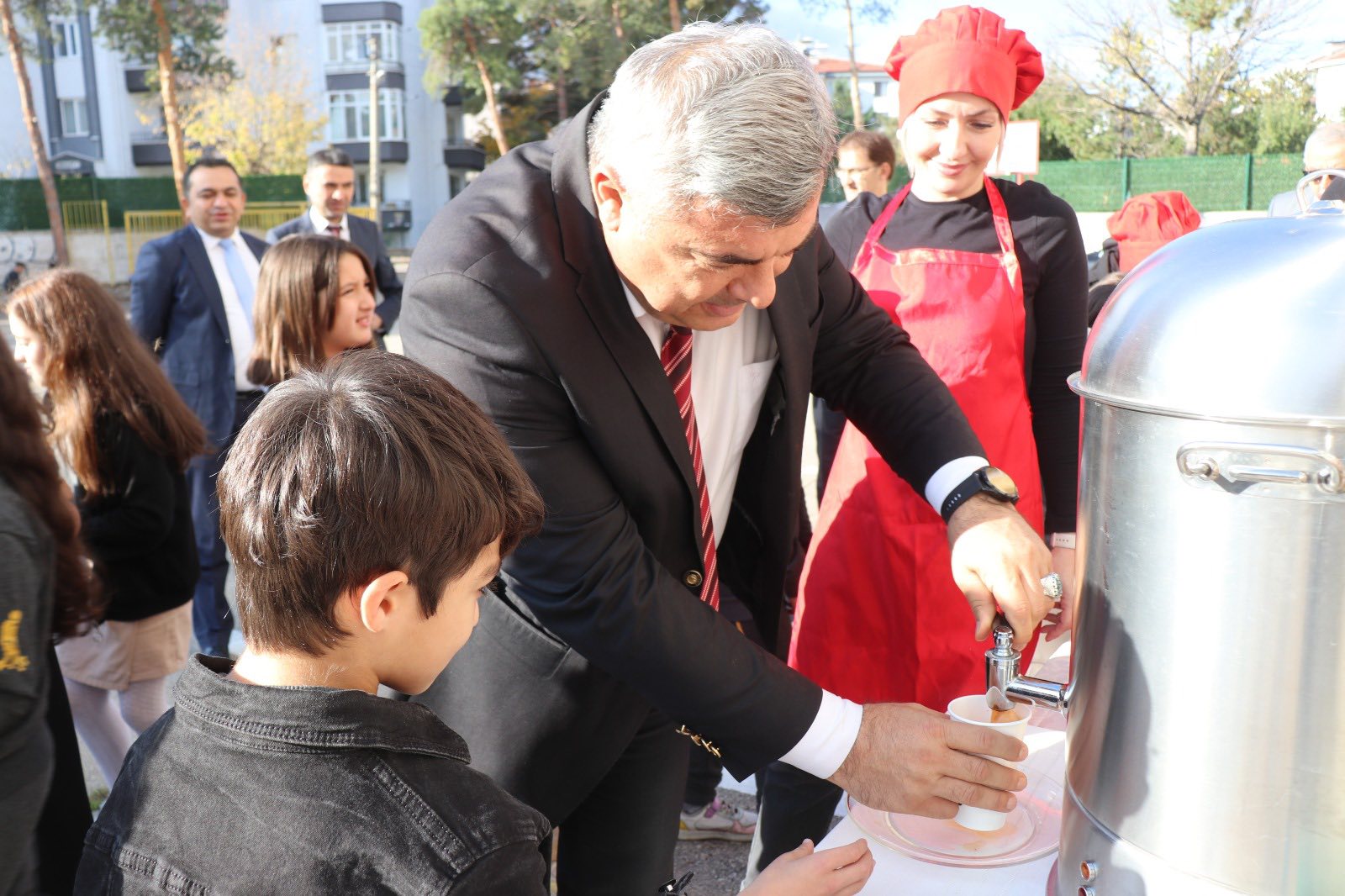 Kocatepe İlkokulu'nda Öğrencilere Çorba Dağıtıldı