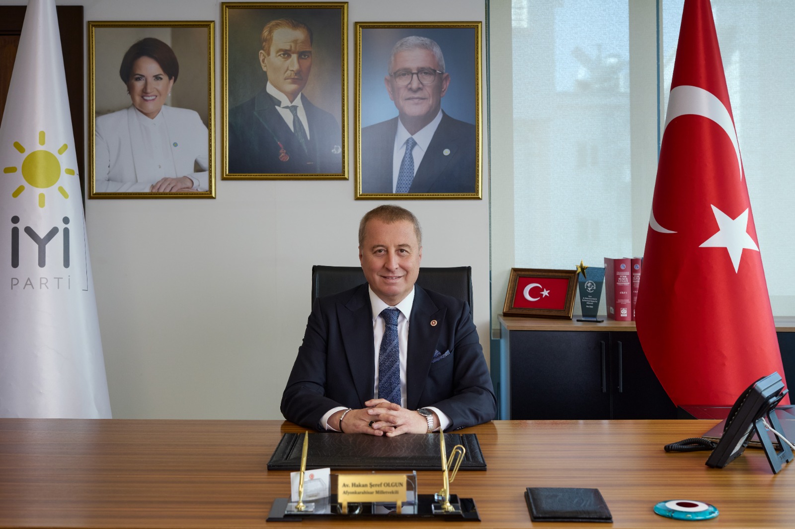 “Bu yolculuk, karanlığa karşı yanan güneşin hikâyesidir”