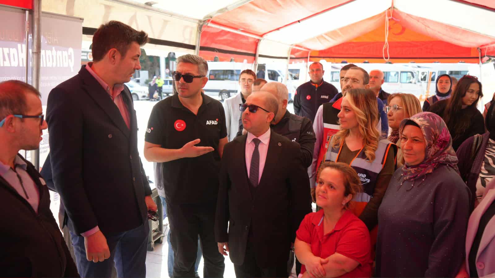 Zafer Meydanında Deprem Tatbikatı