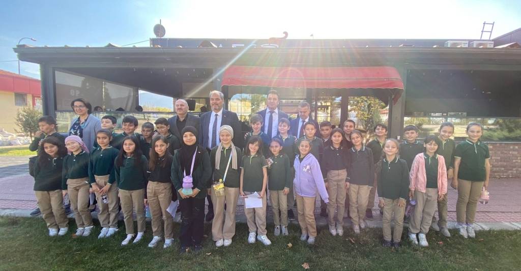 İlkokul Öğrencilerinden AFSÜ Bilim Kafeye Anlamlı Ziyaret