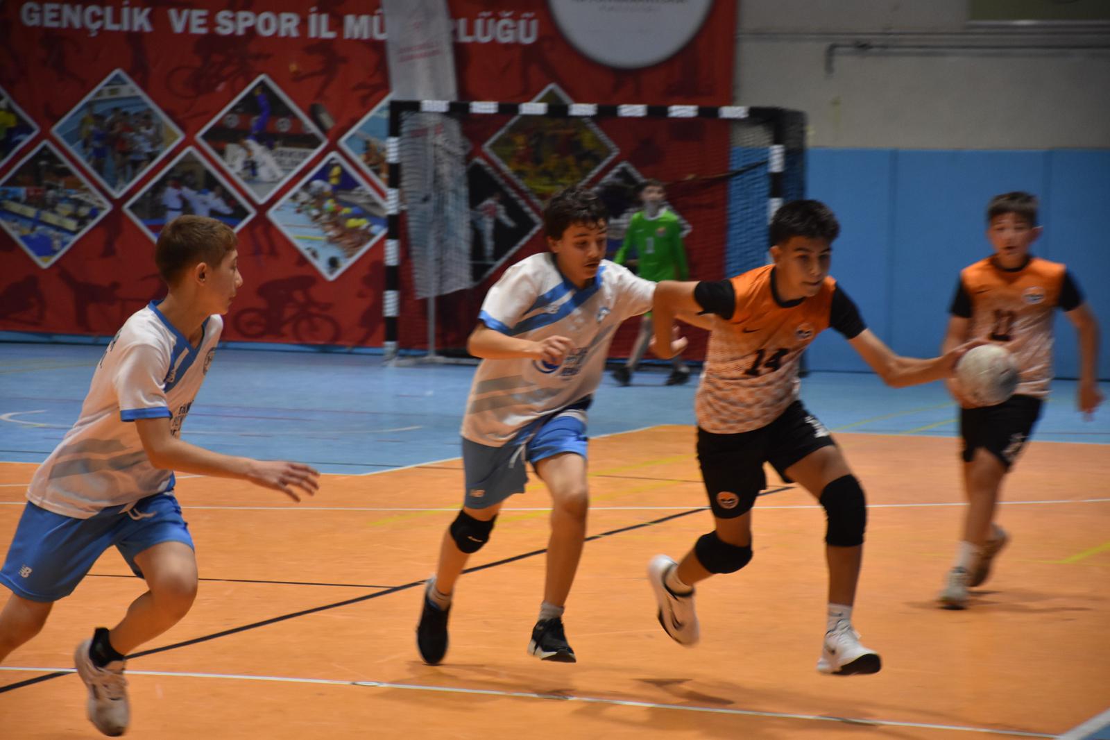 Yıldız Erkekler Hentbol Müsabakaları Sona Erdi