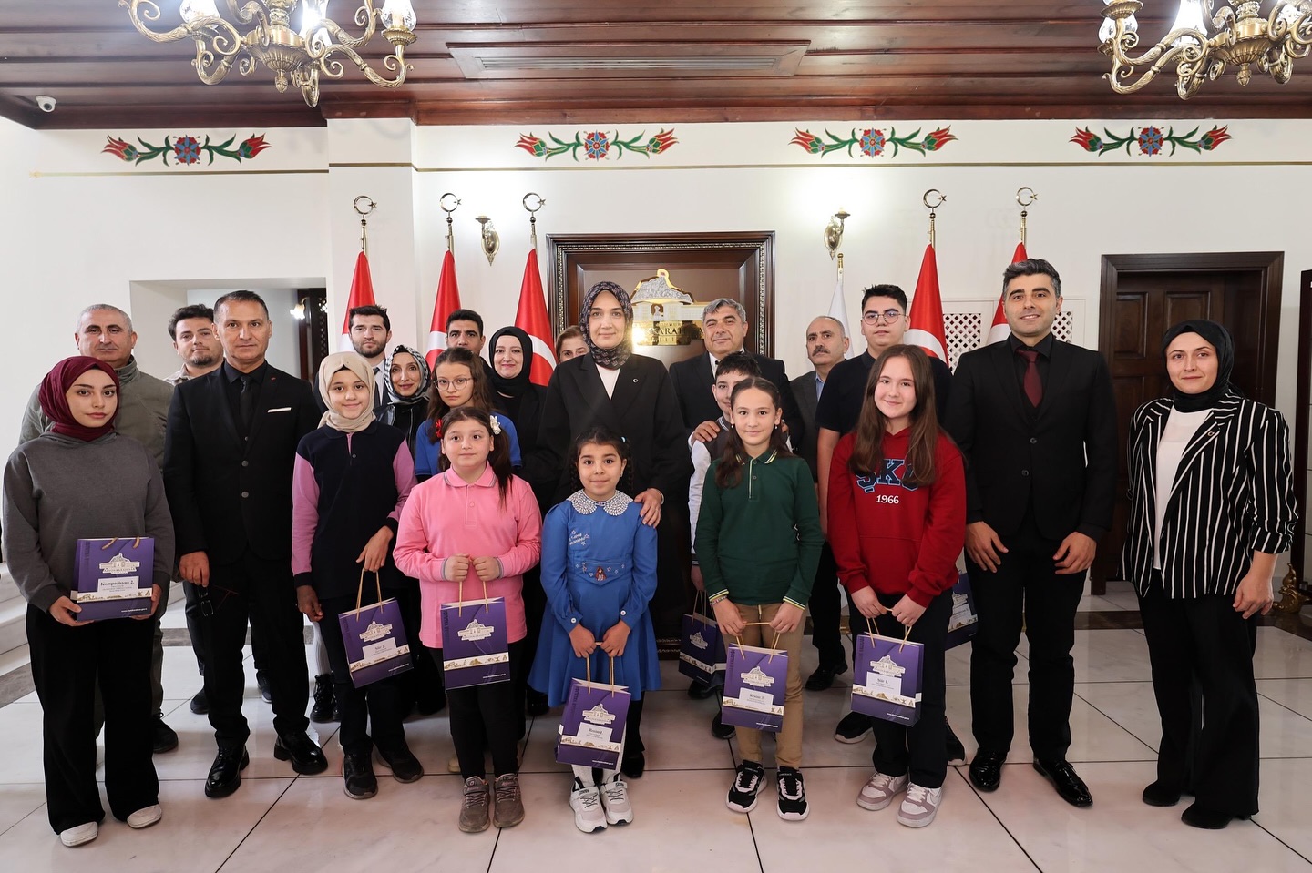 Devlet Ana, Dereceye Giren Öğrencileri Kabul Etti