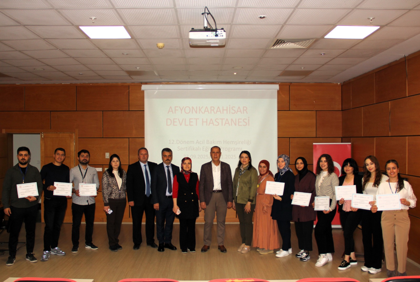 Başarılı Olanlara Sertifikaları Verildi