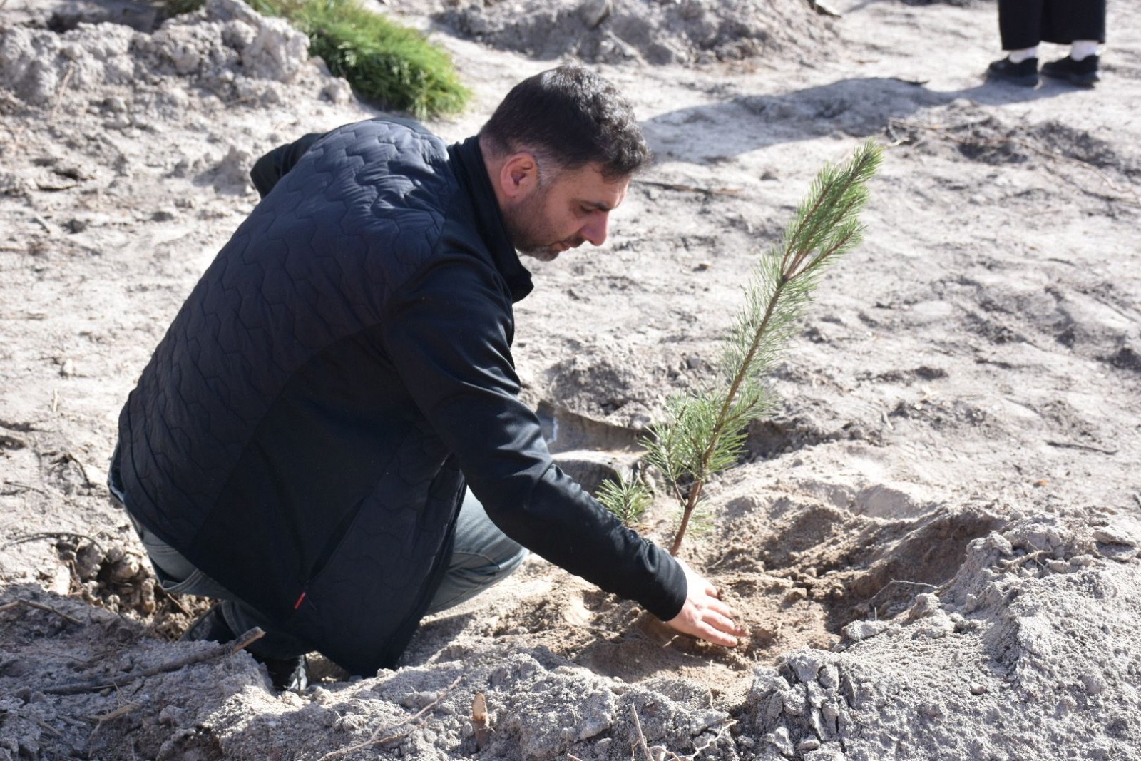 GSB Afyonkarahisar Ailesinden Anlamlı Fidan Dikimi