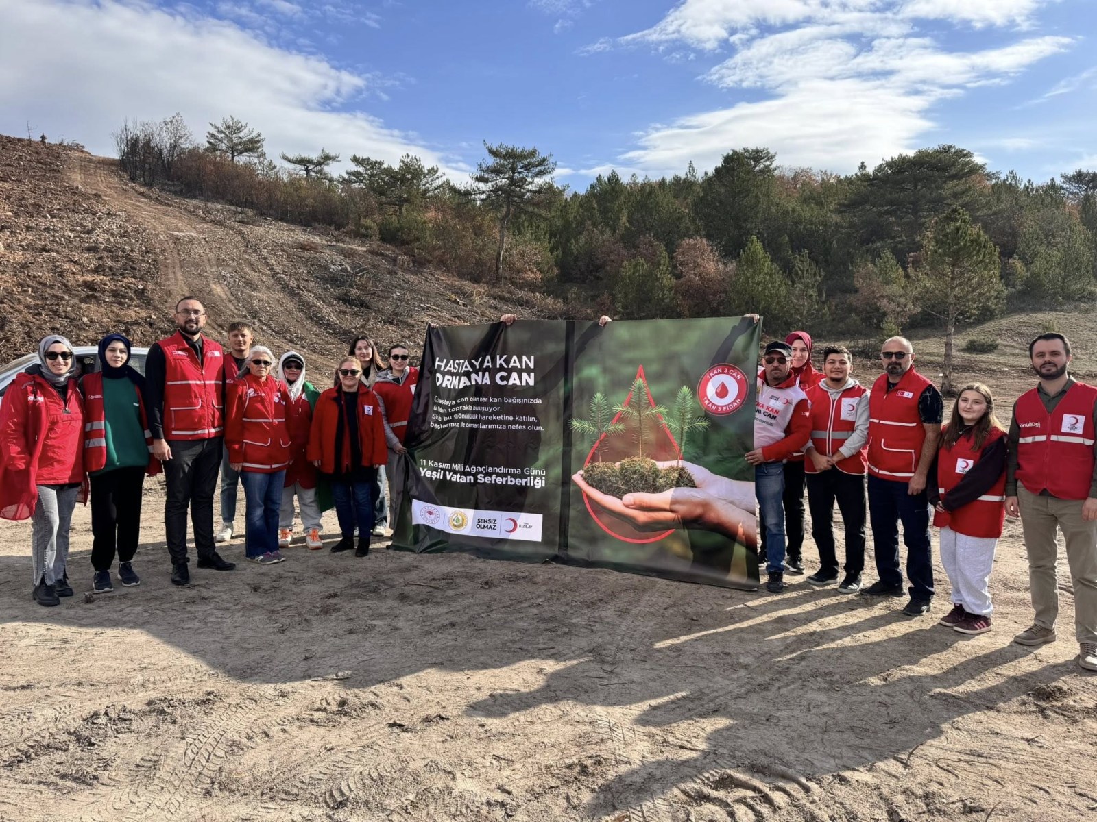 Kızılay, Ağaç Dikme Etkinliğine Katıldı