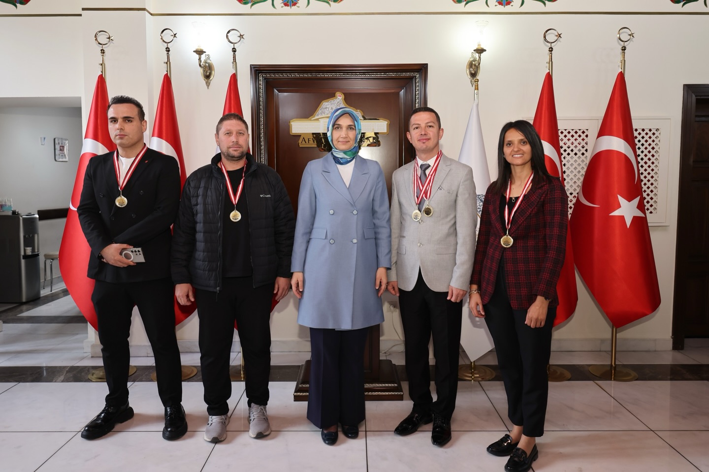 Vali Yiğitbaşı, Başarılı Öğrenci ve Öğretmenlere Ödüllerini Verdi