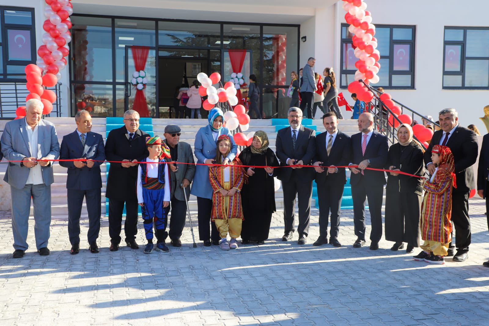 Döne Çakmak İlkolu'nun Açılışı Gerçekleştirildi