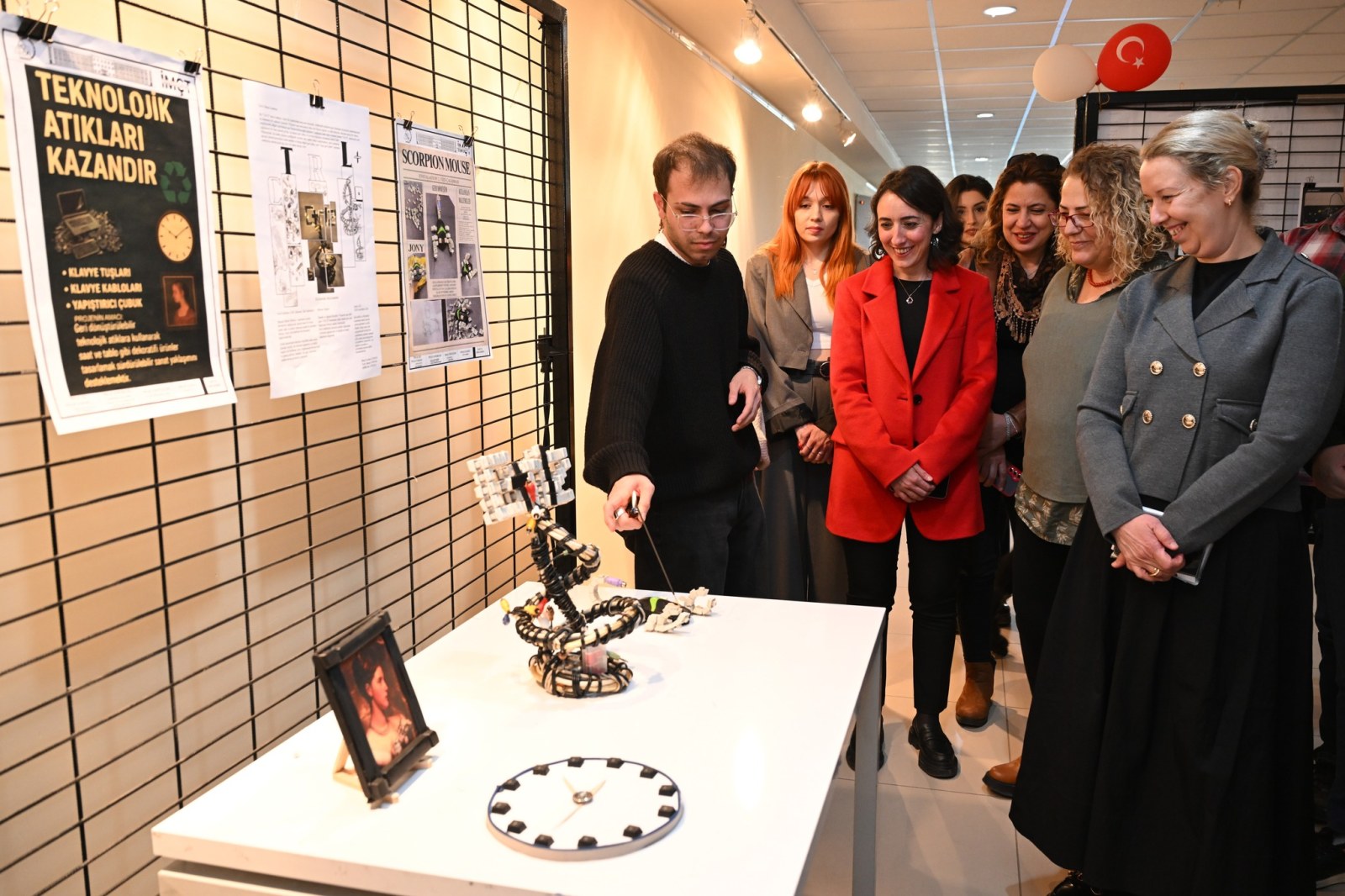 GSF’de “Elektronik Atıklarda Geri Dönüşüm ve Yeniden Kullanma Atölyesi”nin Ürün Sergisi Açıldı