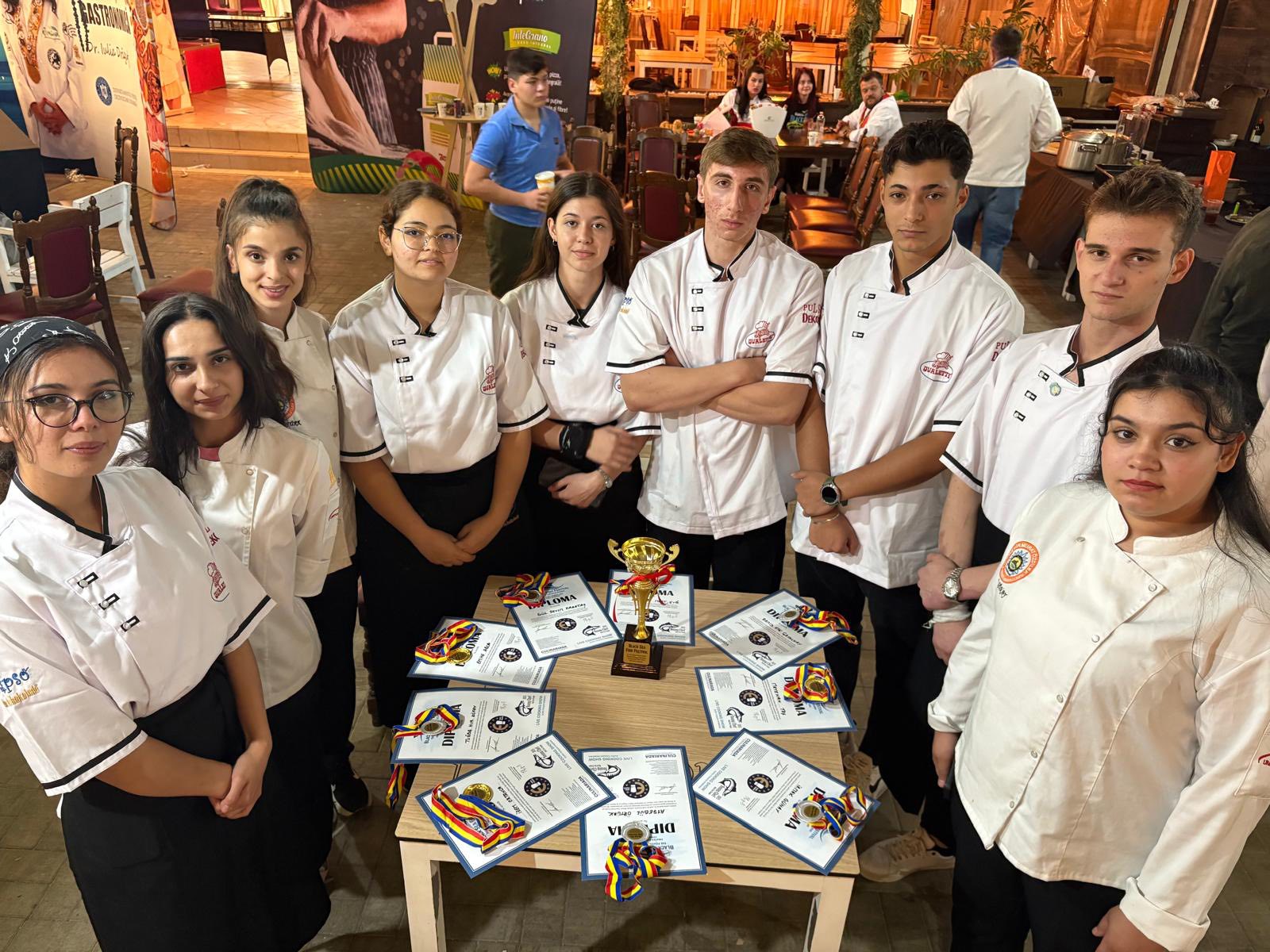 Genç Şefler, Yurda Madalyalarla Döndü