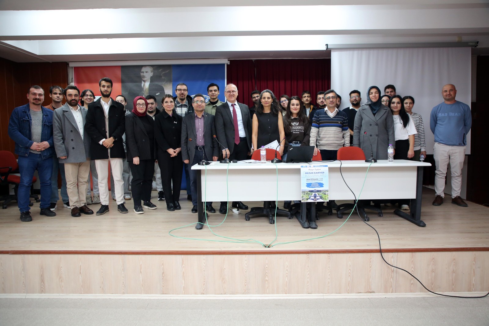 “Mezun Kariyer Buluşmaları” Söyleşisi Düzenlendi