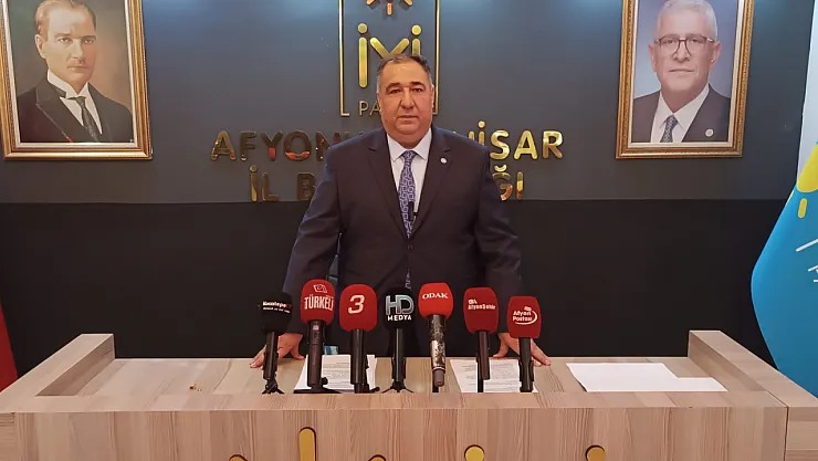 “Türk kadını siyasetin de, ekonominin de, toplumun da temel taşıdır.”