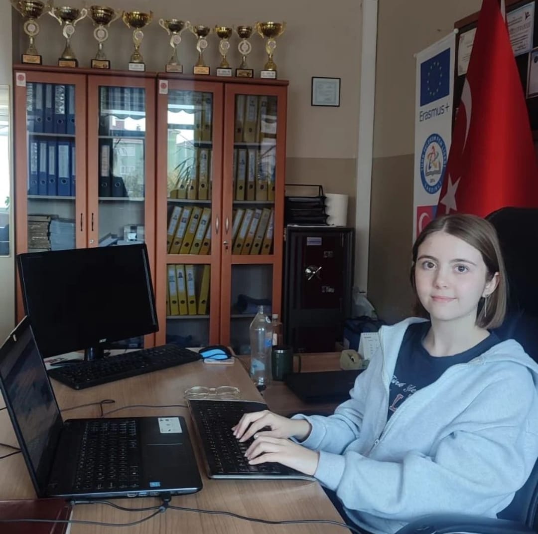 7. ULUSLARARASI BİLGİSAYAR KLAVYE YARIŞINDA TÜRKİYE DÜNYA ŞAMPİYON OLDU