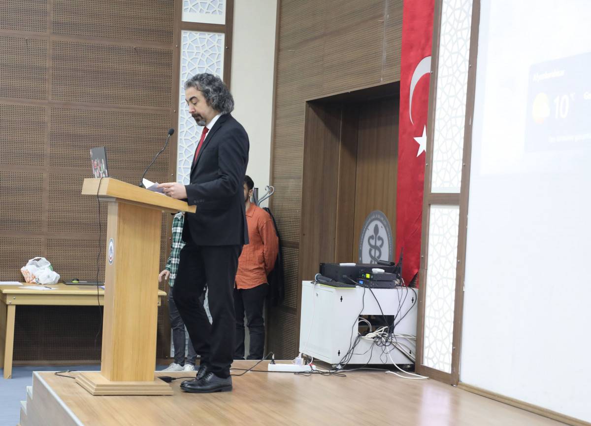 AFSÜ'de Yapay Zekâ Destekli Biyoistatistik Eğitimi Verildi