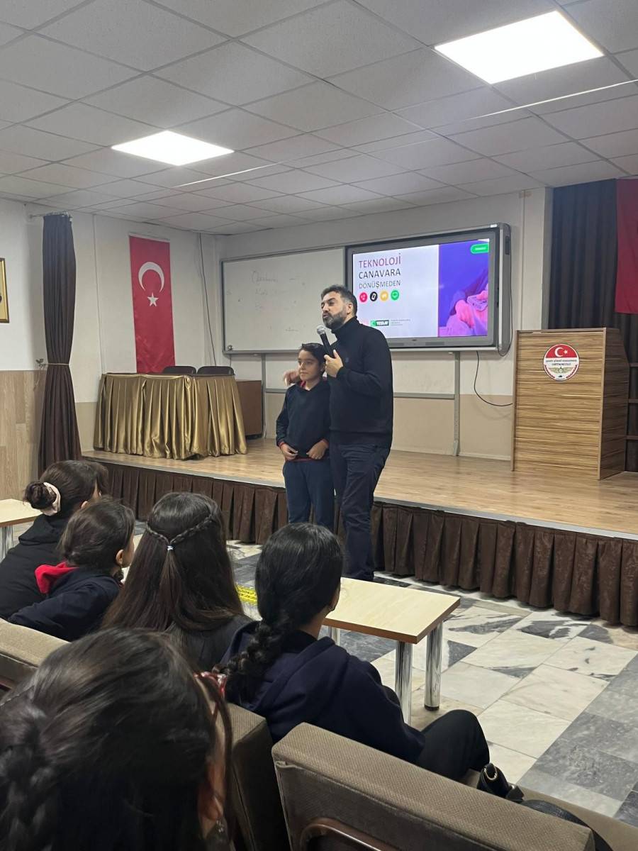 Balcı, Ortaokul Öğrencilerine Yeşil Vatan’ı Anlattı