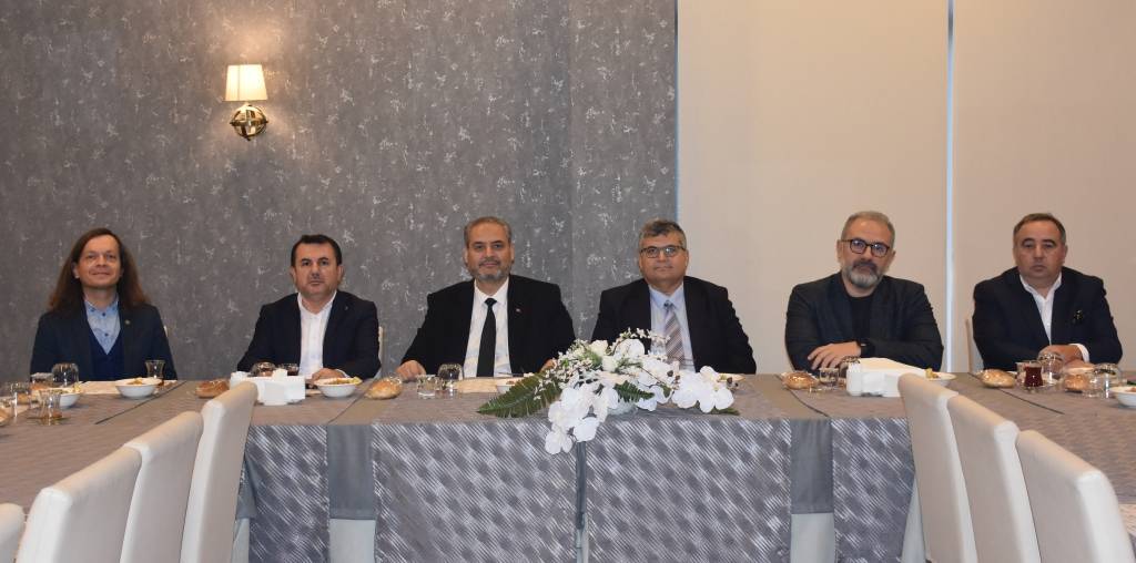 AFSÜ’den Tıbbi Amaçlı Kenevirden İlaç Üretim Çalışmalarına Destek