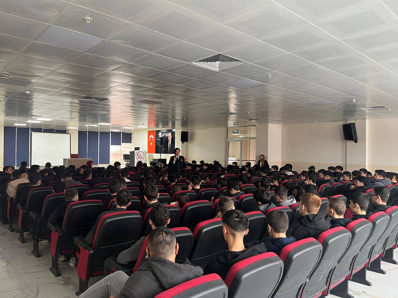 Emniyet Bilgilendirdi