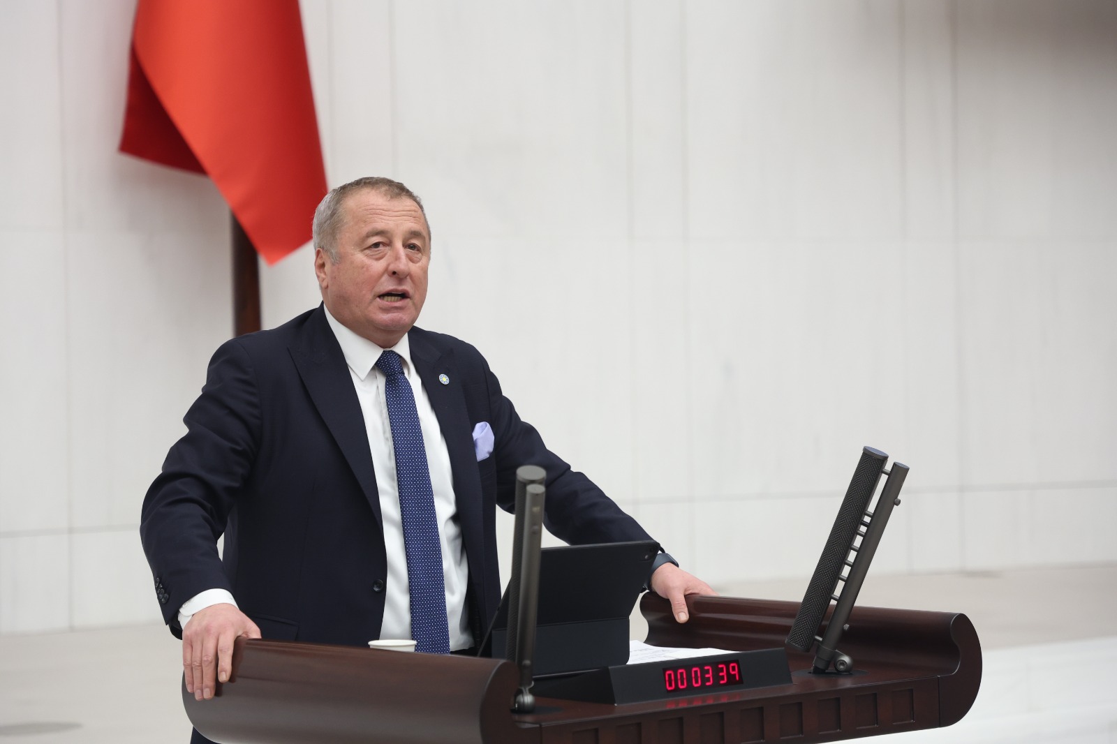 “Ray paslandı, takvim eskidi, vaat yıprandı