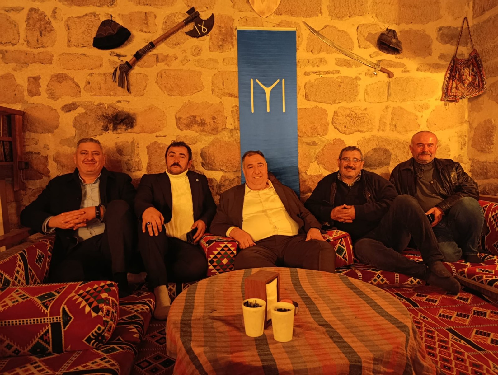 “Sahadayız, milletin yanındayız”