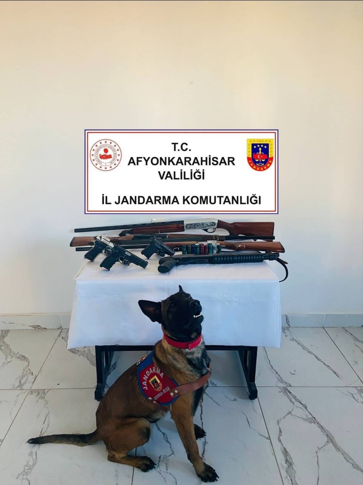 4 Adet Yivsiz Av Tüfeği Ele Geçirildi