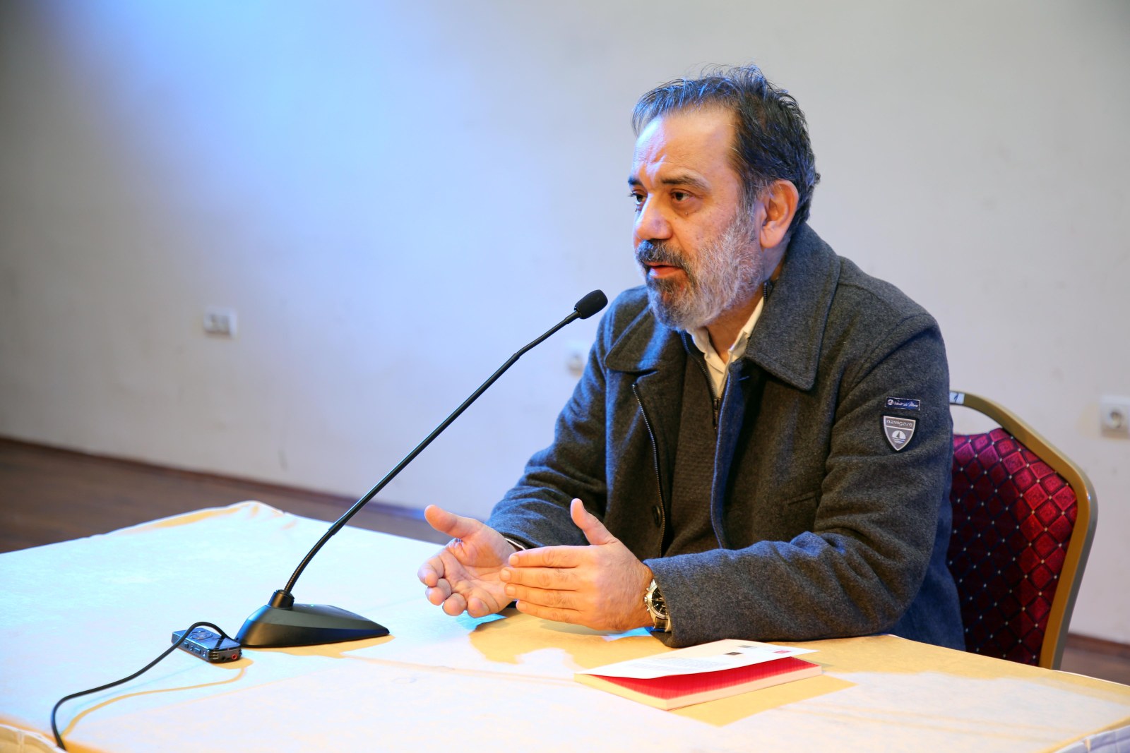 Yazar Doç. Dr. Murat, “Taşı Taşırmak” Eserini Tahlil Etti