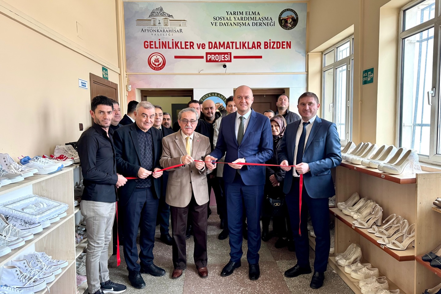 “Gelinlikler, Damatlıklar Bizden” projesinin açılışı gerçekleştirildi